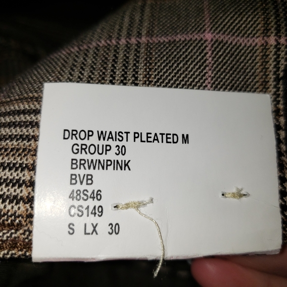 l.e.i. Luxe Drop Waist Pleated Mini Skirt - Picture 7 of 8